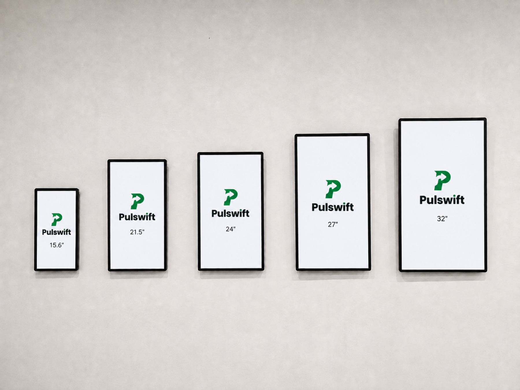 Les cinq formats d'écran Pulswift alignés du plus petit au plus grand : 15,6, 21,5, 24, 27 et 32 pouces.
